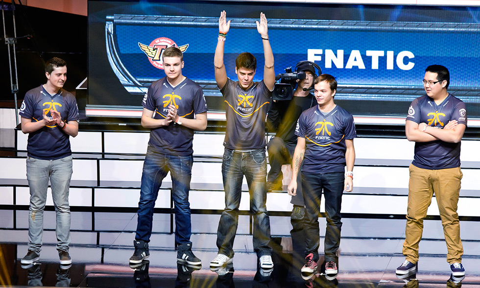 全球总决赛FLY战队年轻选手登场，电竞选手年轻化重塑职业联赛竞争格局，新老选手交锋引爆赛事看点